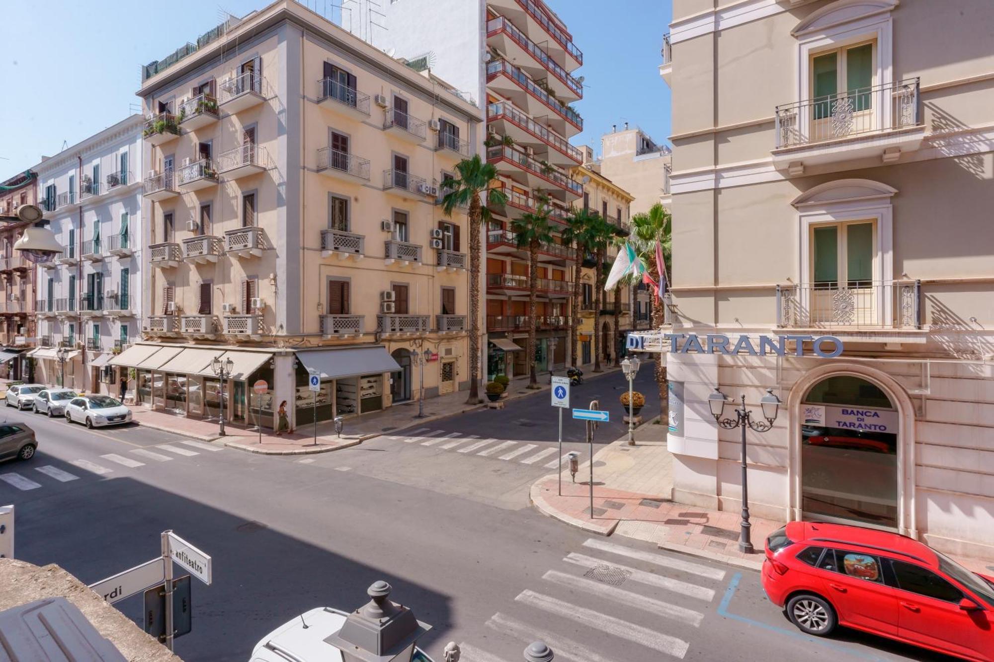 Palazzo Berardi Bed and Breakfast Ταράντο Εξωτερικό φωτογραφία