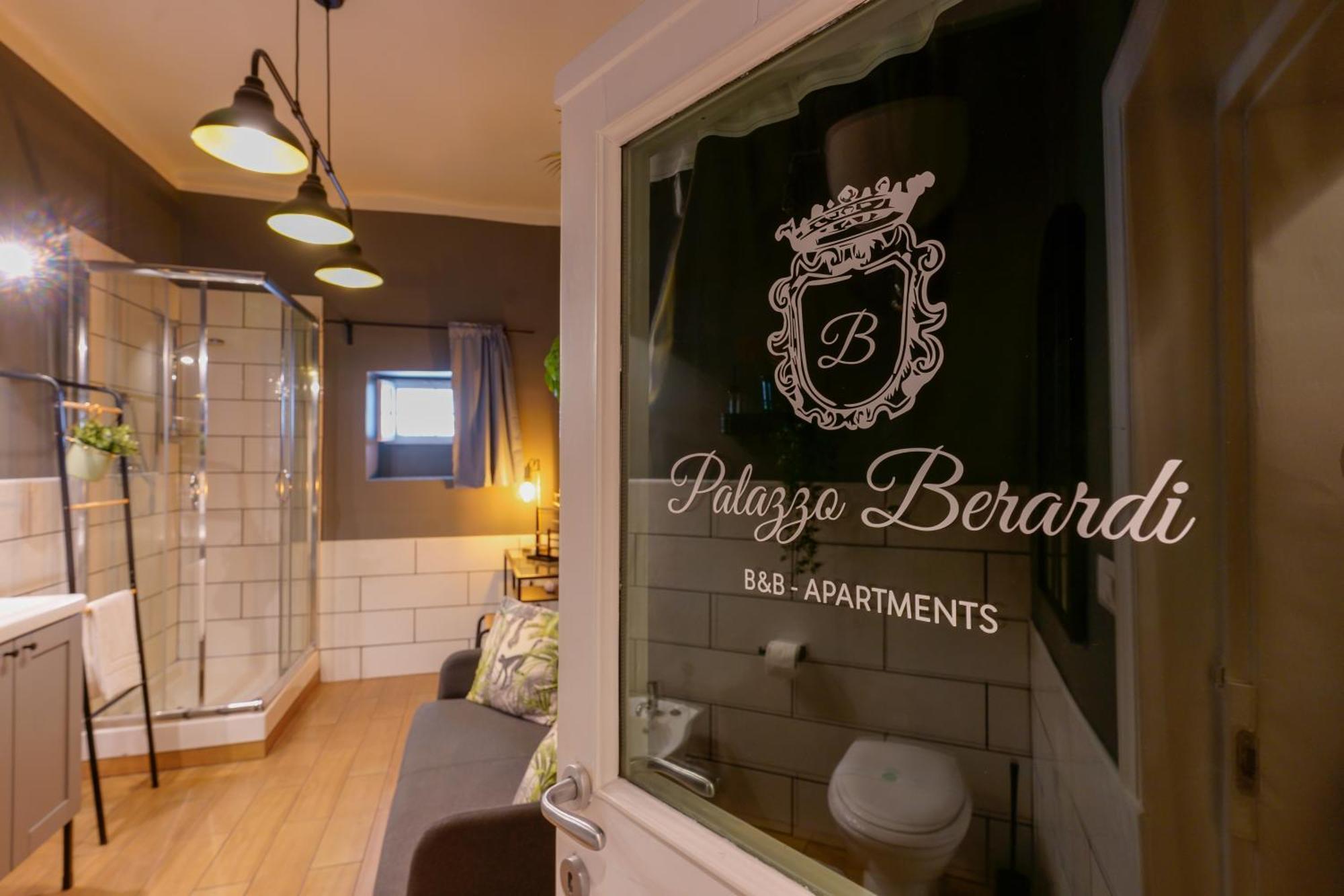 Palazzo Berardi Bed and Breakfast Ταράντο Εξωτερικό φωτογραφία